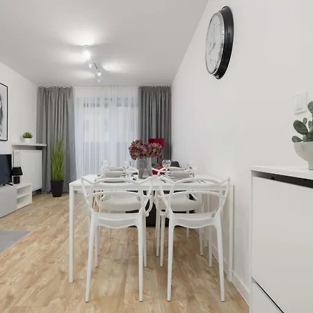 Modern In With Garden And Parking By Renters 아파트
