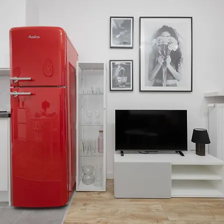 Modern In With Garden And Parking By Renters Apartament