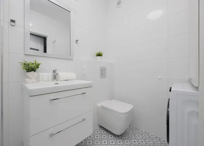 Modern In With Garden And Parking By Renters Apartment *