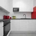 Апартаменты Modern In With Garden And Parking By Renters *