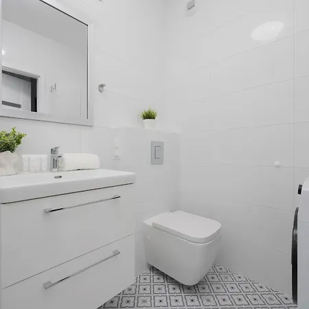 Modern In With Garden And Parking By Renters アパート *