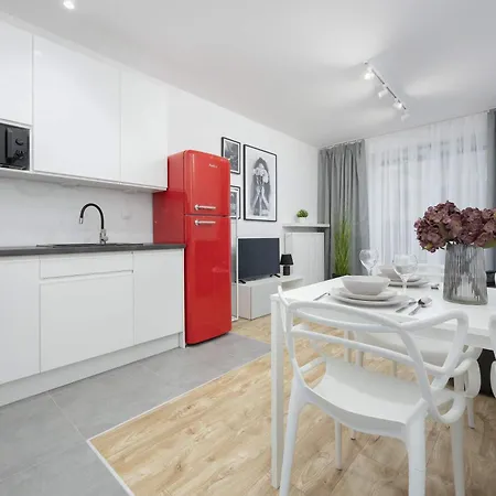 Modern In With Garden And Parking By Renters * ワルシャワ